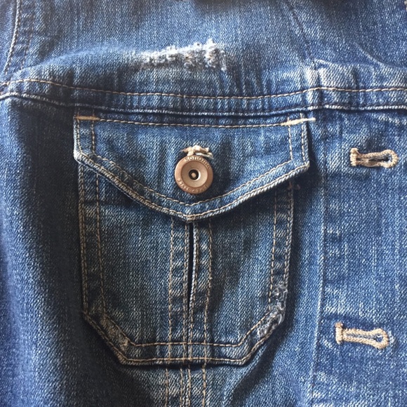 SOLD- 🦋SONOMA jean jacket 🦋 - Picture 4 of 7